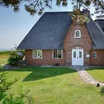 Dietz Hues Comfortable Holiday Residence